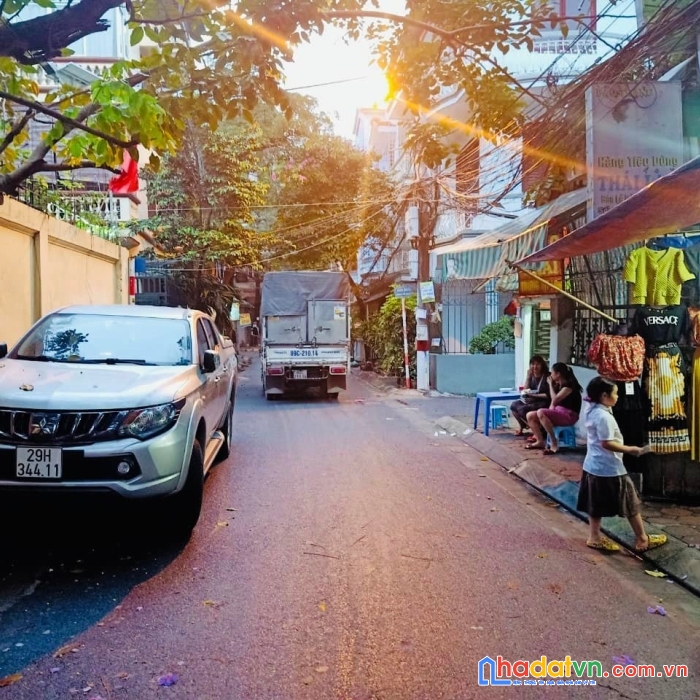 Hiếm! lô góc, kinh doanh, ô tô đỗ cửa cổ linh - phố trạm, dt 42m2*5t, mt 5m, chỉ 5 tỷ.