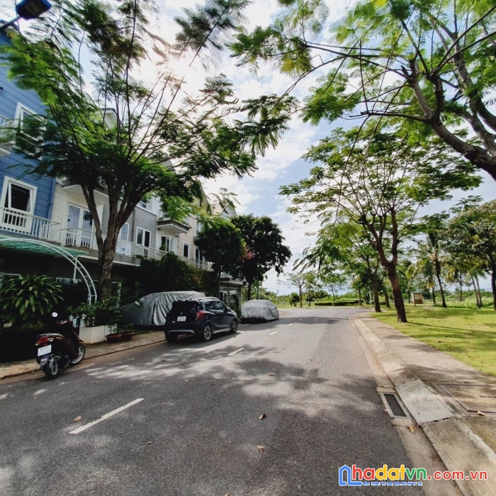 Bán shophouse view công viên hồ sen vị trí vip park riverside, 0898153335