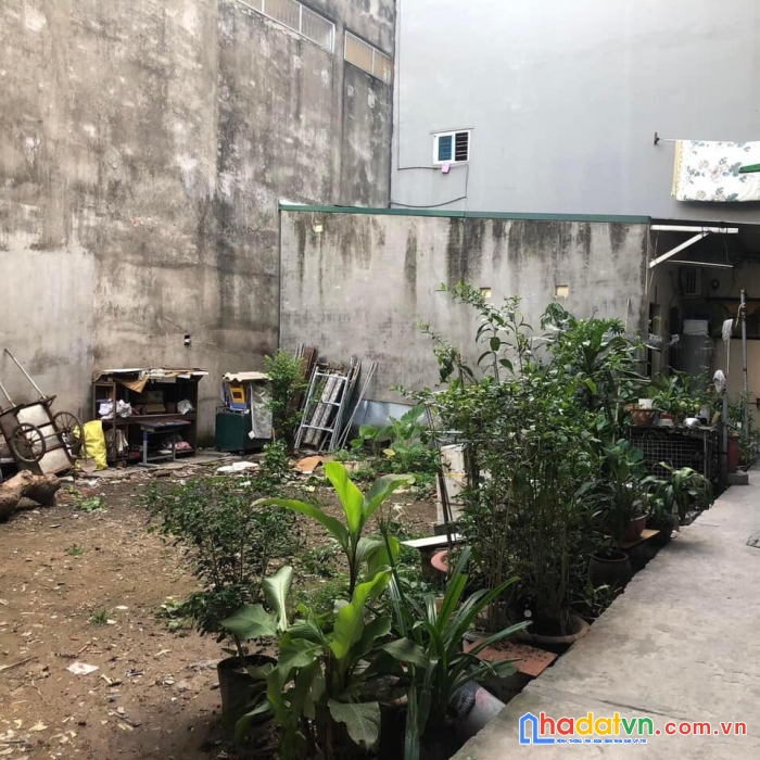 Bán đất xuân đỉnh. ô tô 40m. sát xuân la, ngoại giao đoàn. dt 30m. mt 3,5m. giá 2,8 tỷ