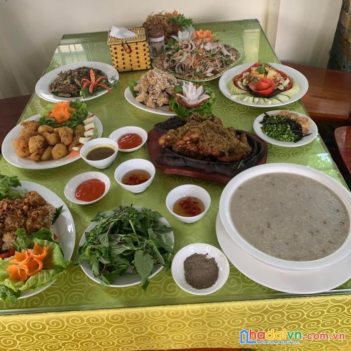 Du khách đến hạ long xin mời ghé qua nhà hàng bảo ngọc để thưởng thức những món ăn ngon nhất!