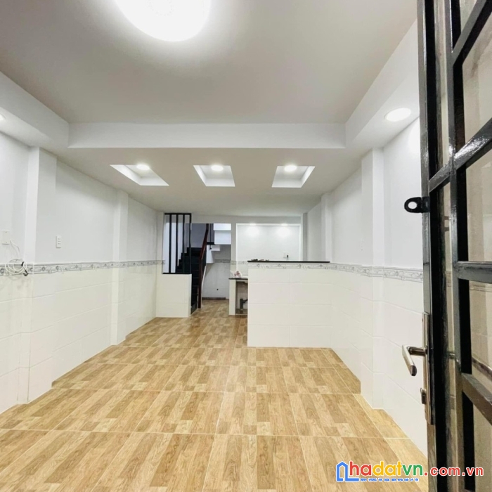 Ni sư huỳnh liên 38m2 tân bình, hxh, 3 tầng btct, 4pn , 5.x tỷ còn tl