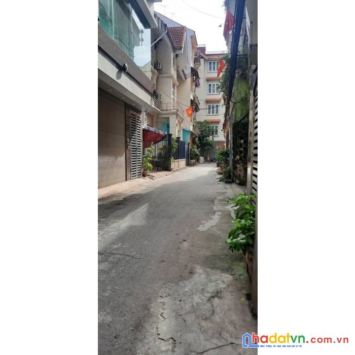 Cần bán gấp nhà đường phạm văn đồng 40m2, 5 tầng, kinnh doanh giá 4.2 tỷ.