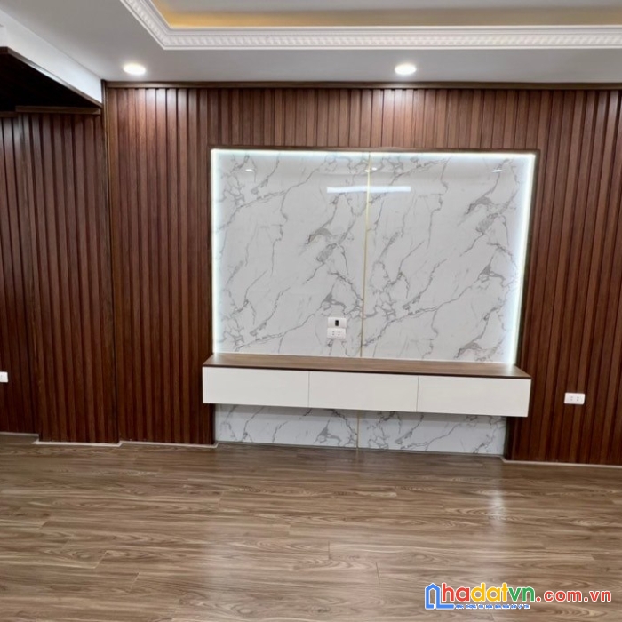 Cầu giấy - nhà mới đẹp ở ngay – ngõ thoáng sạch sẽ - gần phô.