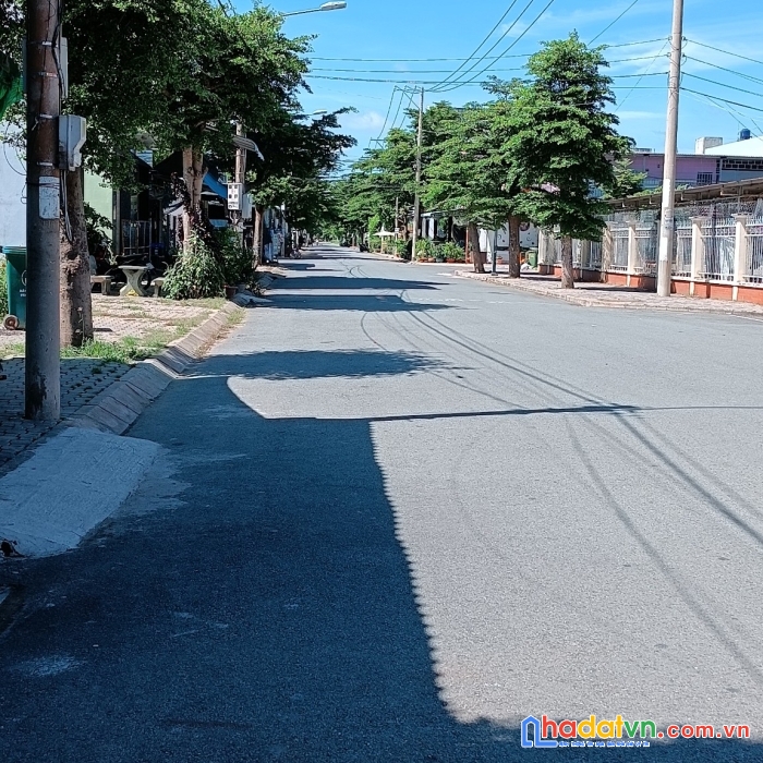 Đất nền bến lức long an 100m2 full thổ, sổ riêng giá dưới 900tr