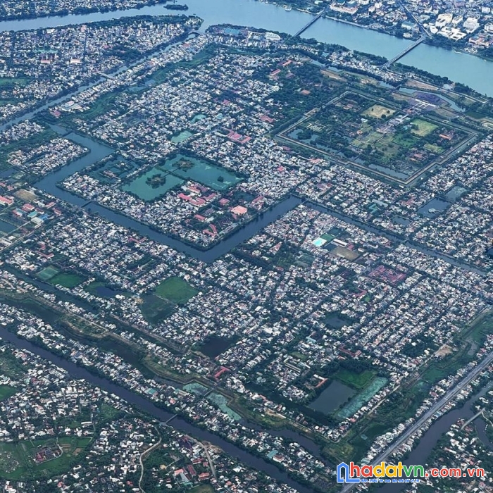 Nhà bán mặt tiền trần phú, p4, q5