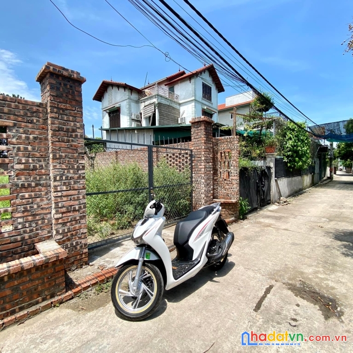 Biệt thự sân vườn phố ngọc lâm,long biên. 200m, tiền hậu 9m, giá 8 tỷ, gara ô tô, ở sướng