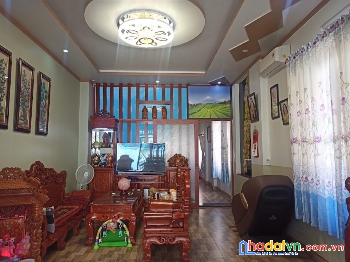 Nhà 1 trệt 1 lầu, 98m2 shr thổ cư 100%, lo góc 2 mặt tiền hẻm, đường 2 xe hơi