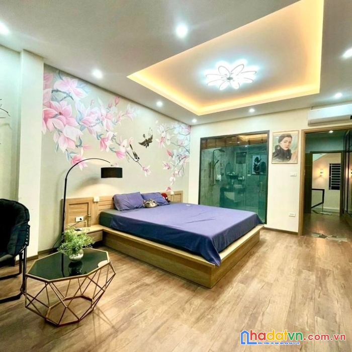 Chủ cần bán gấp vương thừa vũ nhà lô góc ô tô đỗ cửa 40m2, 5 tầng 6 tỷ  không gian thoáng mát,