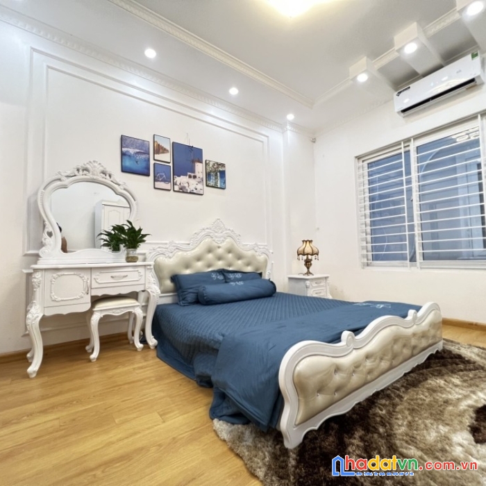 Siêu hiếm, ô tô, sát phố hoàng hoa thám, 33m2, 5t, giá chào 5.4 tỷ.