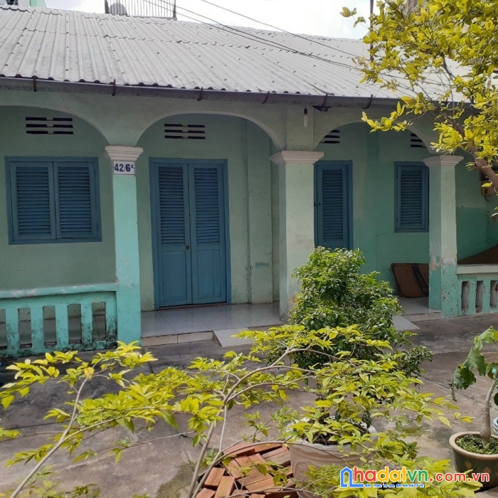 Chính chủ cần bán nhà rộng, có đủ sân trước sân sau , ngang 8.5m, tổng diện tích nhà