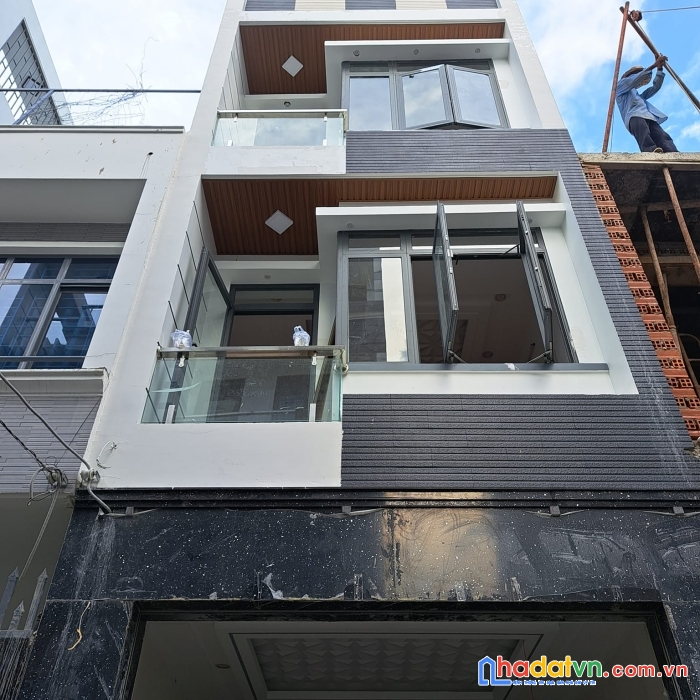 Bán nhà tặng nội thất 4 tầng xe hơi ngủ trong nhà. đào tông nguyên nhà bè. 52m2 4x13. nhỉnh 6 tỷ.