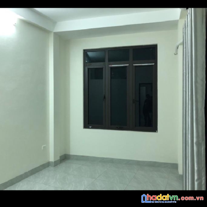 Nhà mặt ngõ văn la 70m2 x 5 tầng – cách mặt phố đúng 5 nhà thẳng tắp-giá đầu tư