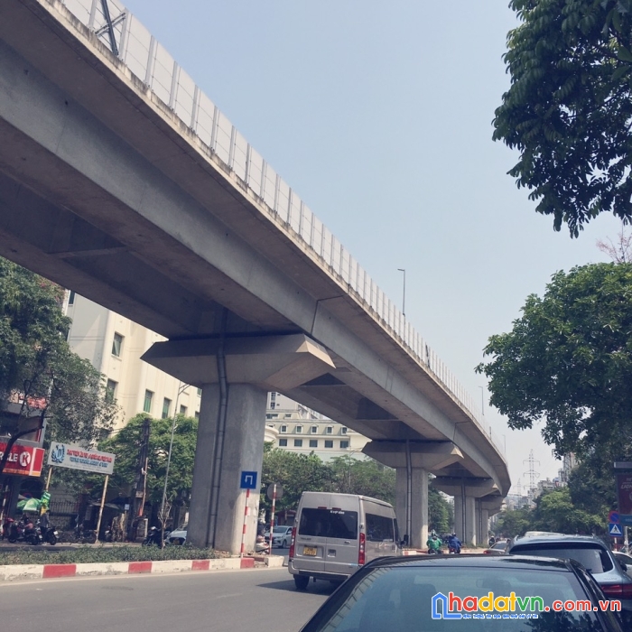 Bán nhà mặt phố hào nam, mặt tiền hơn 8m, 141m2, 52.5 tỷ