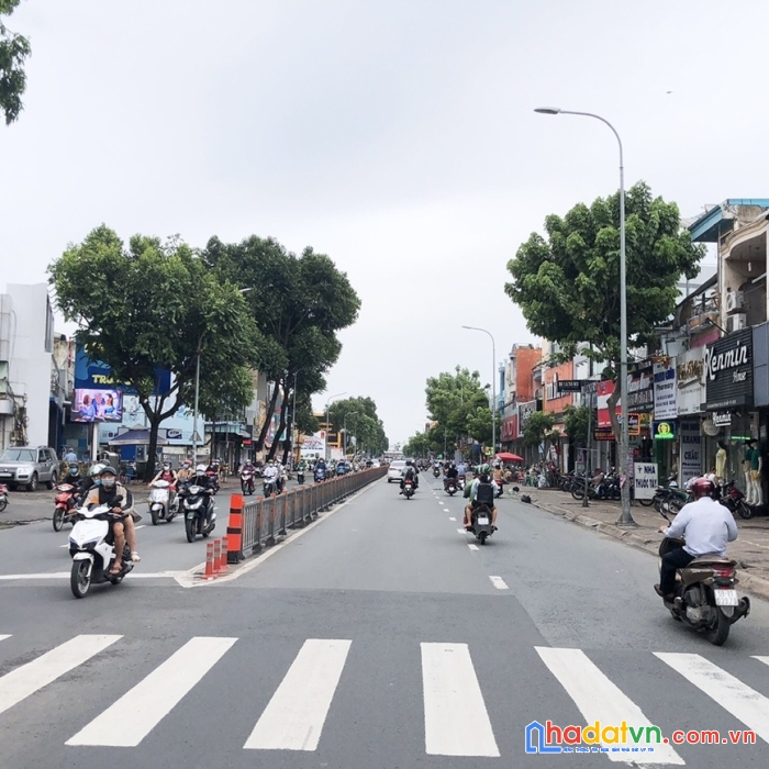 Nhà ngộp, mtkd quang trung, 85m2, 4 tầng, ngay mercedes benz, kd tốt, 9.95 tỷ.