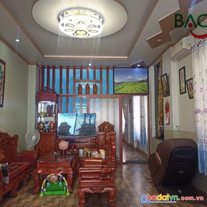 Bán nhà bửu hòa 4 tỷ tặng nội thất để định cư mỹ ( có quầy bar)
