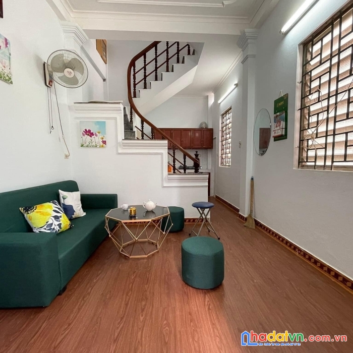 Bán nhà lô góc quang trung, hà đông 2 mặt thoáng, 35mx5 tầng, giá chỉ 4.9tỷ.