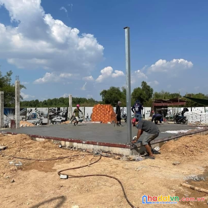 Bán lô đất 72m2 - full thổ cư đường rộng 7m2 gần ngã tư khánh bình.