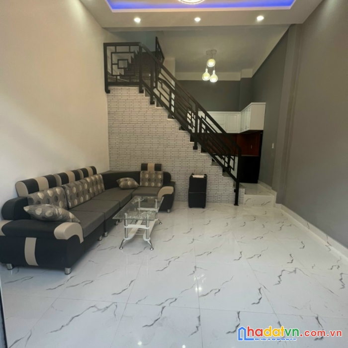 Cần bán nhà mới xây đường huyền trân công chúa