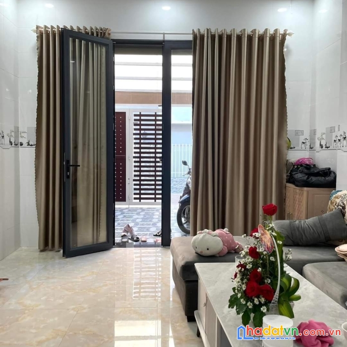 Bán gấp nhà mặt tiền khu dân cư ấp 4 bến lức