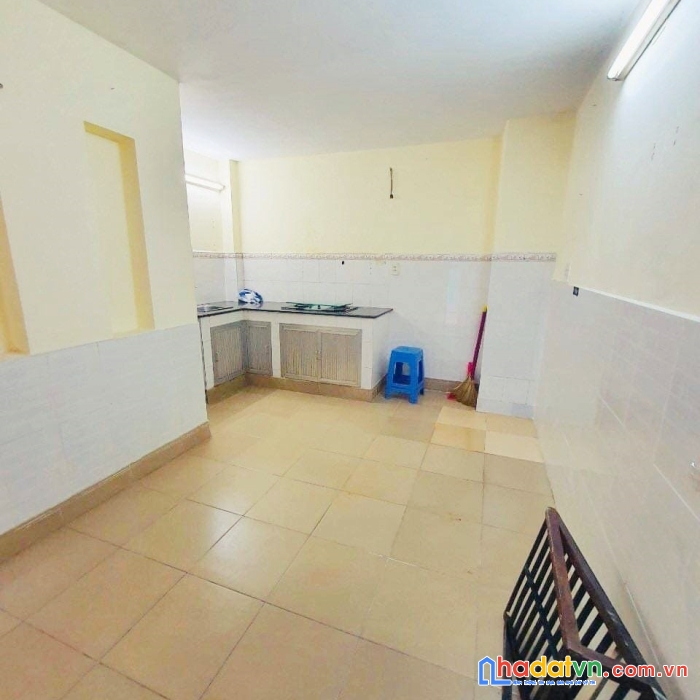 Bán gấp nhà hàng xanh, điện biên phủ, trung tâm hcm, thuận tiên chỉ hơn 3 tỷ