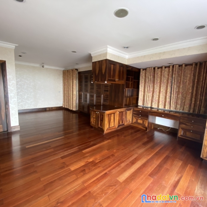 Cho thuê biệt thự 14x20m 3 lầu sân vườn, khu an ninh phổ quang phú nhuận