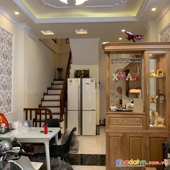 Bán nhà xuân thủy 55m2-5t-giá 5.4 tỷ-ngõ thông-an ninh tốt-ô tô gần-30m ra phố