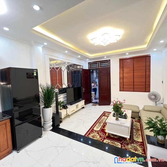 Hiếm - nhà đẹp bùi xương trạch, ô tô đỗ cửa, 5 tầng, giá 2.75 tỷ