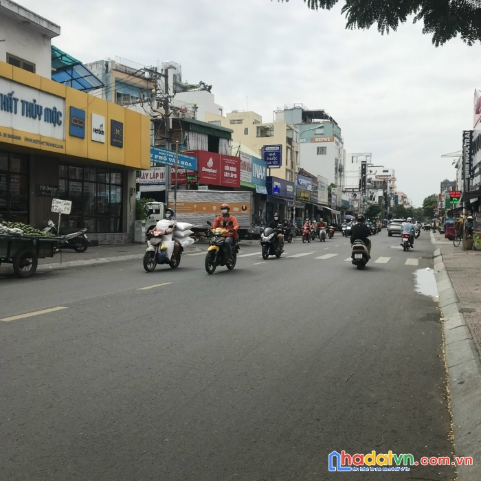 Cho thuê tầng trệt + lửng tô hiến thành 12x20m giá 180tr