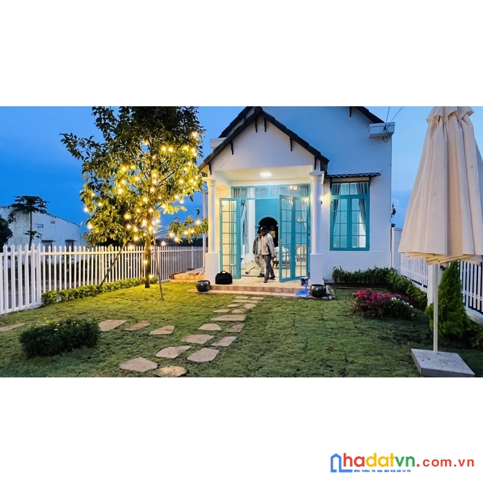 Bán biệt thự vườn mặt tiền đường tỉnh lộ 725 , dt 427m2 full nội thất view săn mây .