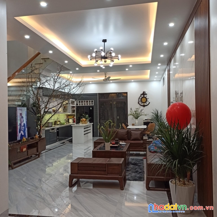 Hiếm - bán nhà phân lô hoàng quốc việt - 55m2 - ô tô vào nhà - 9 tỷ
