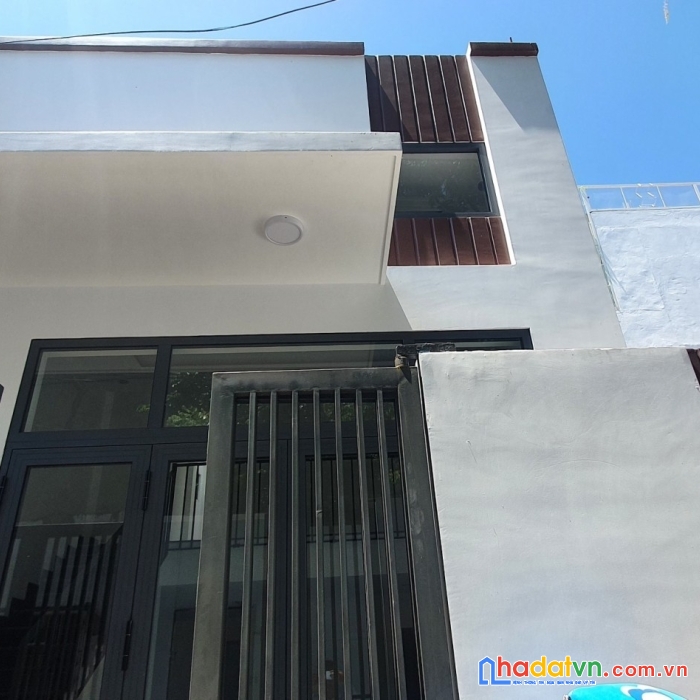 Hạ chào. còn 3.2 tỷ. kiệt lê hữu trác, sơn trà. 62m2. c4 gác đúc. mới