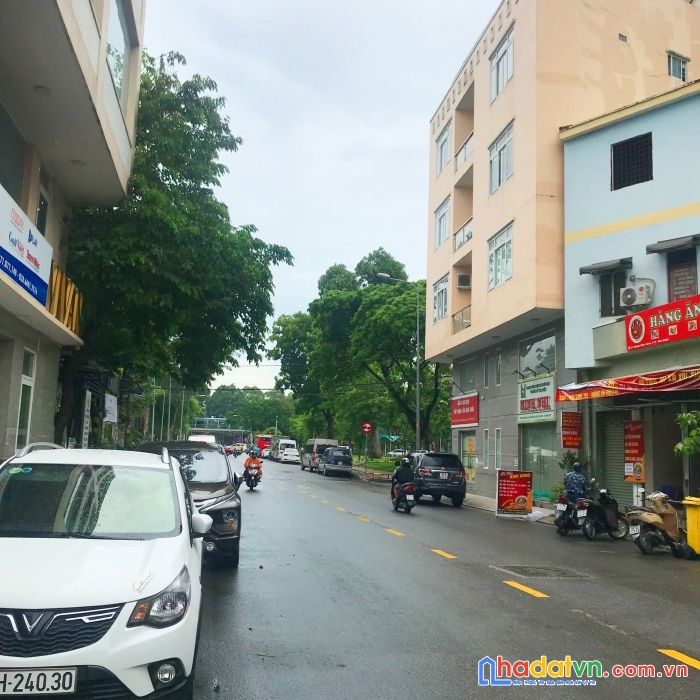 Bán nhà mặt tiền bạch đằng 7x10 p2 tb