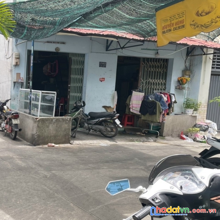 Cần bán gấp nhà hẻm vi trí đẹp , đường lê thúc hoạch dt 6.6 x 10.5 giá 4 tỷ 2