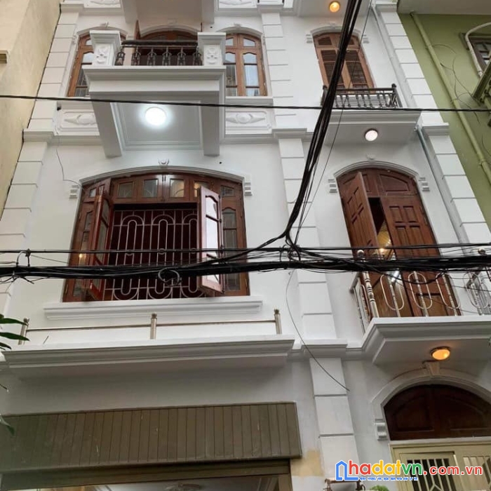 Nhà trần quốc hoàn, khu phân lô, kinh doanh, oto đỗ cửa. dt 54m2 x 5 tầng.