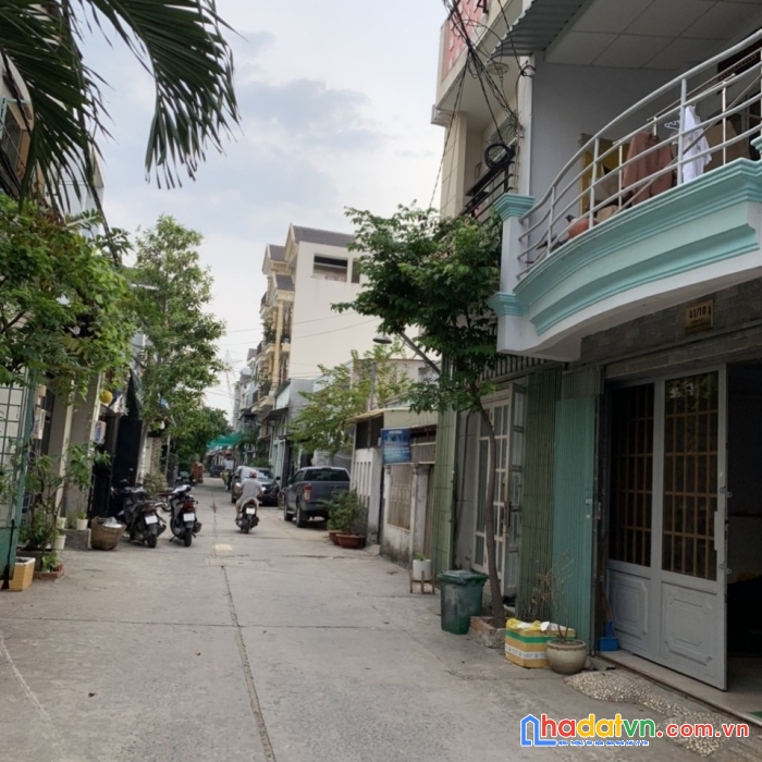 Chính chủ gửi bán nhà hẻm 6m, gần ngã 4 bốn xã, sổ hồng, giá chỉ 3,75 tỉ