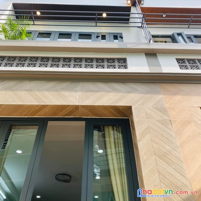 Bán nhà  quận 4- dt 5 x20 - 5 tầng - 27 pn - thu nhập 50tr/th - giá 8,8 tỷ. lh 0906889890