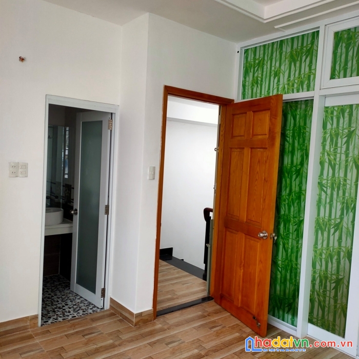 Nhà phan đăng lưu cần bán, đẹp ở ngay, rộng 6m hiếm, 5 phòng, 7.7 tỷ