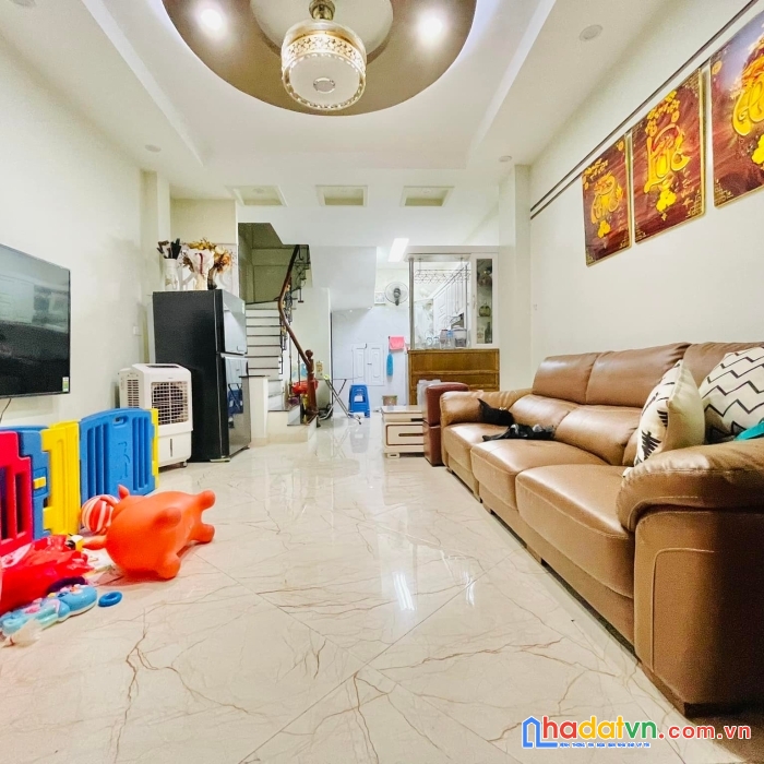 Bán gấp nhà phố đông tác, đống đa dân xây chắc chắn, ở ngay, 40m2x4 tầng, 4.7 tỷ