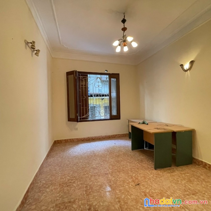Mặt ngõ láng hạ, kinh doanh, bán đất tặng nhà, 43m2, 3 tầng, 3.8m mt, 5.7 tỷ
