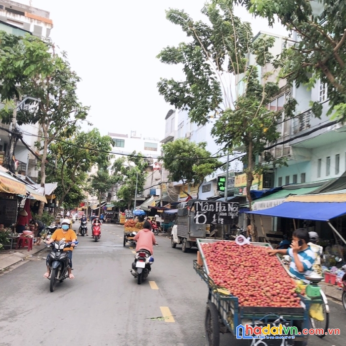 Cần bán nhà phố, ô tô vào nhà, 68m2, hẻm đẹp cống lở, thách thức đầu tư, nhỉnh 5 tỷ.