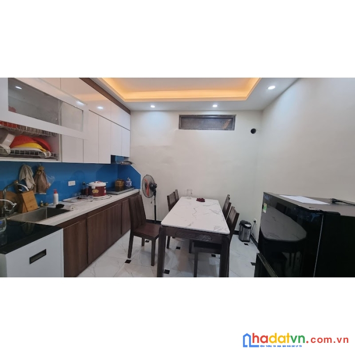 Nhỉnh 5 tỷ, ô tô tránh, hộ khẩu tây hồ, 41m2, 3.6m, ở ngay.