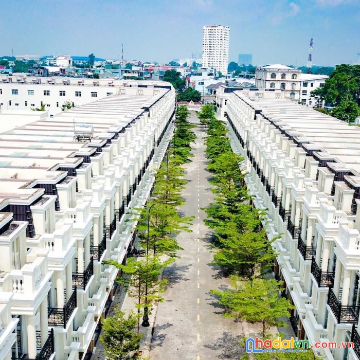 Cho thuê nhà phố dĩ an 3 lầu 200m2 tiện kinh doanh. lh 0938282876