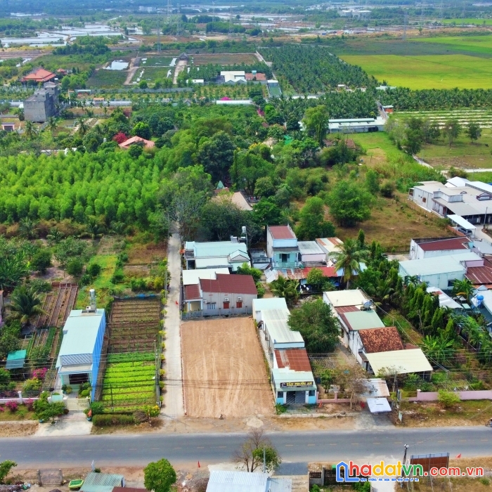 Cần bán thửa đất 3 mặt tiền đường hùng vương xã phước an nhơn trạch