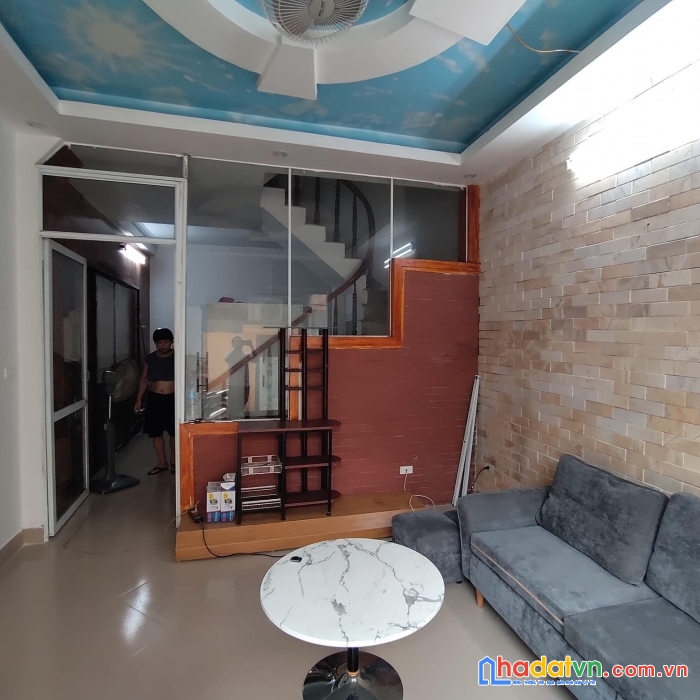 Bán nhà ngõ 113 nguyễn chính, tân mai, hoàng mai 40m2x5t mt4m 3 thoáng, ô tô đỗ cửa 4.5 tỷ