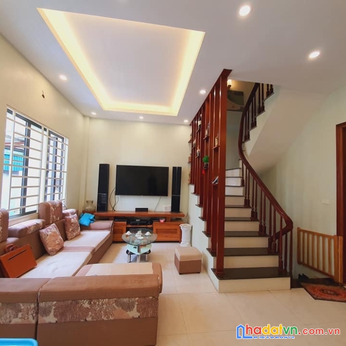 Bán gấp 45m nhà phố yêu hòa, cầu giấy, 4t, 4.5mmt, gần phố. giá chỉ 4.98 tỷ.