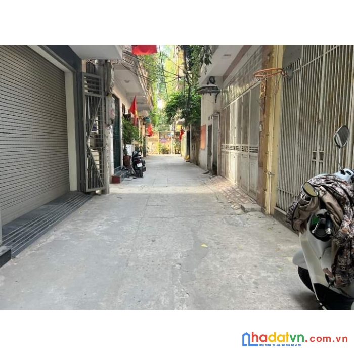 Bán nhà lạc long quân 65mx7 tầng thang máy 8,5tỷ  gần phố ở sướn