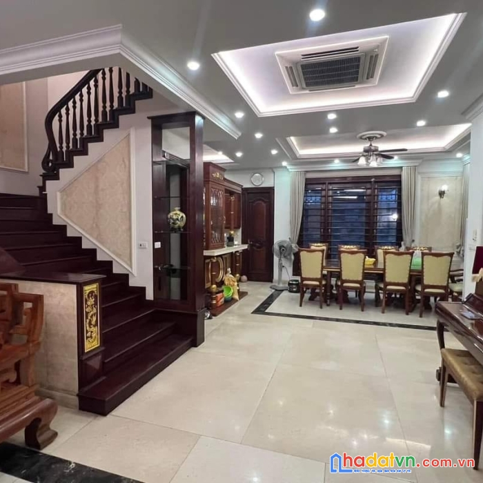Bán biệt thự linh đàm 200m2 mặt tiền 10m gíá 45 tỷ gọi 0587998899