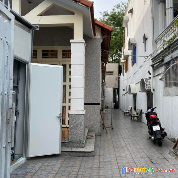Nhà tân phú dt hiếm, hẻm ô tô tránh, thông tứ hướng, sát mt âu cơ, ngang hơn 7m, nở hậu, 240m2, 2