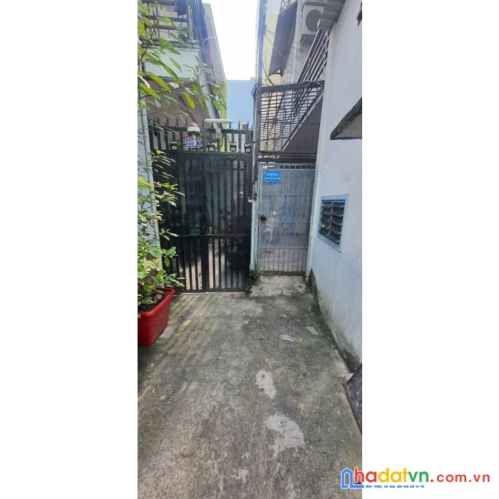 Cần bán nhà hẻm lớn đường phan văn trị- phường 11