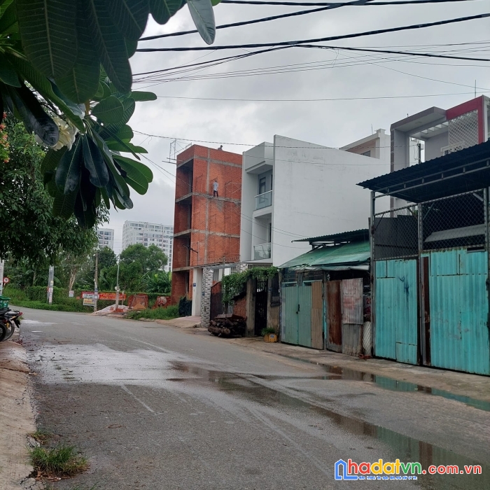 1.8 tỷ nhà nhỏ ở ngay sổ hồng riêng đường số 22 phường linh đông 20m ra hxh.